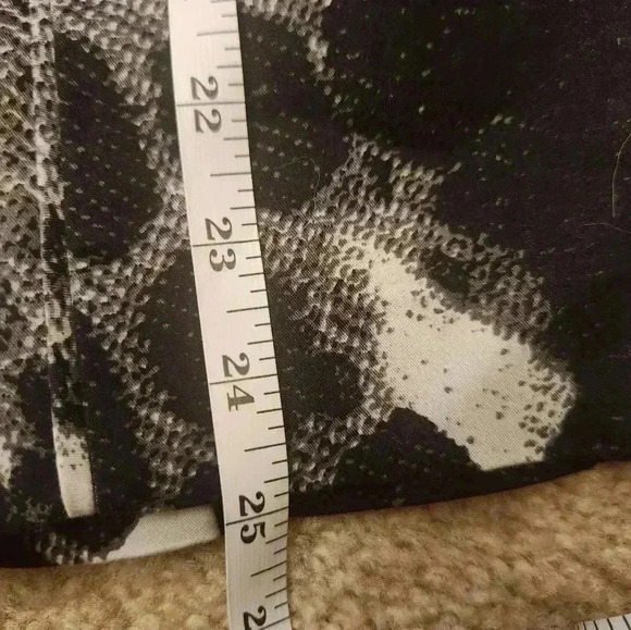 Worthington Black White Midi Skirt Size 2P 26" Waist Snake  #R448 - Picture 5 of 5